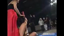 レスリング　アダルトショー3　観客の前でフイスト　潮ふき　画質悪いです