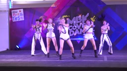 ダンスでポロリ