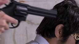 囚われの捜査官