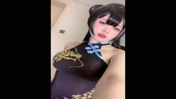 コスプレイヤー