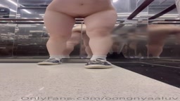 露出04（アヘ顔・ダブルピース）