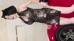 韓国モーターショー Tバックで見えそう