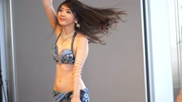 ベリーダンス　少しずつ下がるスカート