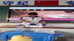 【ハプニング】授業でプレゼン始める女の子、AV動画を流してしまう