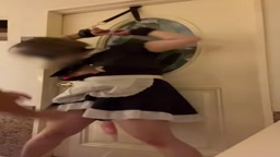 ドアに吊るされて