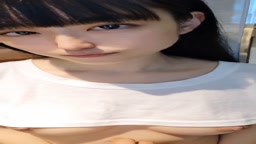 乳首を触られてうっとりする美女