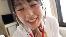 巨乳医師がホテルで個人顧客に「適切な治療」を施している。