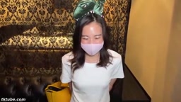 初撮影！経験人数2人で大好きな彼氏と旅行帰りの後に内緒で見知らぬおじさんと超可愛い娘がハメハメ！