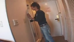 超かわいい素人がおっぱい見せ