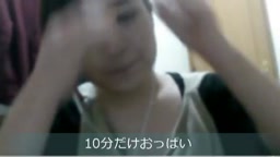 ツイキャス　乳首チラ