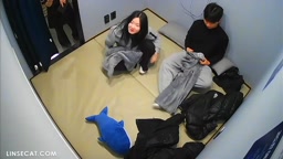 予)초변태 소년이 여자들의 질 분비물을 핥는 걸 좋아합니다. 그는 손가