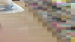 人妻の母乳をしゃぶり尽くす…！