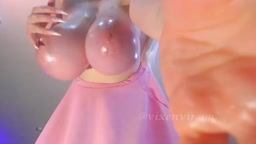 下アングルから見る柔乳