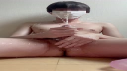 オナホで潮吹き