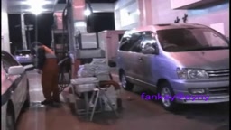 ゆい☆のゲリラ露出日記：★全裸運転でガソリンスタンドへ★