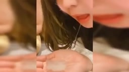 かわいい子がうんち食べてる