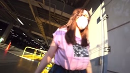 街撮り　神乳　揺れ　巨乳　JK