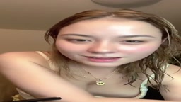 【TikT●kライブ】乳●チラ