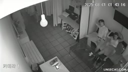 予)술을 마신 후 잘 차려입고 세련된 남성이 여성 의류 매장 주인과 성관