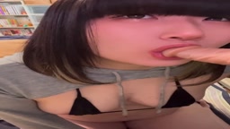 マイクロビキニ　擬似フェラ