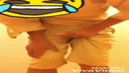 おしっこ我慢　限界おもらし　自撮り