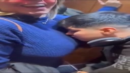 母と息子イチャイチャ