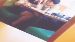 我慢できずファミレスで手〇ン