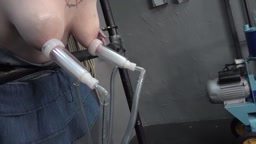 Hucow milking aftermath - Broken nipples 01