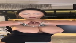 巨乳の美人が自撮り