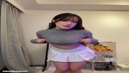 むちむち娘が脱いでいくライブ