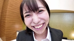 【顔出し 中出し】黒髪ショートで純朴そうにみえてエッチ大好きなギャップ女子にスーツ着せてイカせまくりました