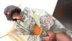 野球拳でひたすら負け続けて脱がされてしまう女の娘