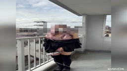 首下下着女装　野外