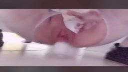 小鹿酱厕所自慰2