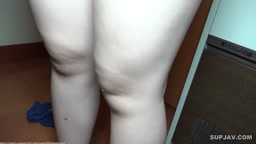 素朴でかわいい田舎から出てきた女の子