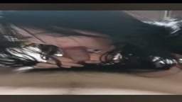 눈물 흘리며 자지 애무