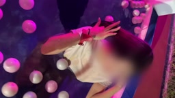 SNS10万超えのアイドル級美女、ホテルで豹変して顔面騎乗でイキまくる