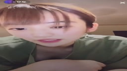 【TikT⚫︎kライブ】歌ってたら胸チラ