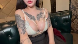 @Spgymn Jカップ美女 むりのみゆ ちゃん 元AV女優 弓◯りむ の可愛さとえろさに我慢できませんでした、、、