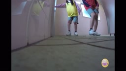 サッカー女子封鎖便所お漏らし