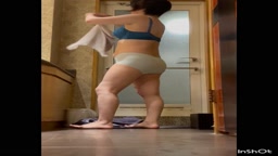 49歳の着替え裸体