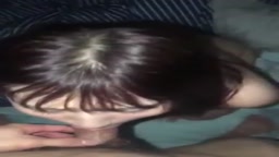 チラ見え乳首フェラ