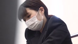 【OLオフィス内でパンチラ】
