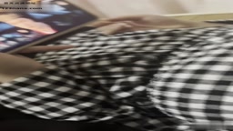 在你妹妹玩游戏时打扰她