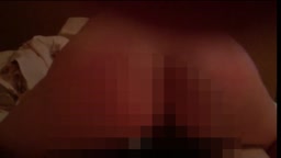 40代　人妻　ケツ叩き　塾の待ち時間中に