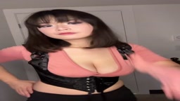 アジアの地味顔巨乳娘