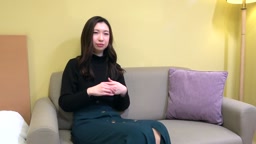 ハメ撮り中に電話する人妻