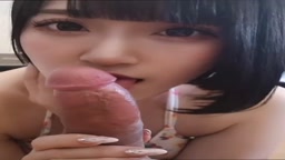 地雷系メイクが似合うセフレのフェラ