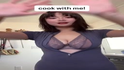 アジアの地味顔巨乳娘