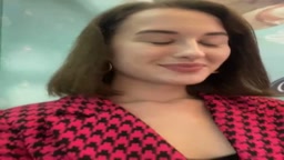 欧美商场试衣间厕所自慰